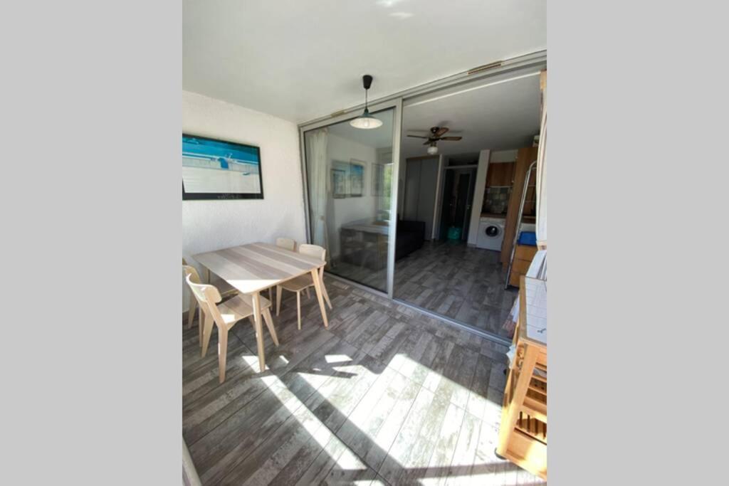 Spacieux Studio Sur Le Port De Hyères Exterior foto